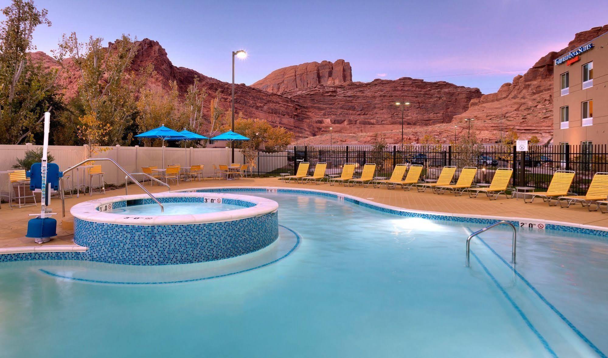 Fairfield Inn & Suites By Marriott Moab Bagian luar foto